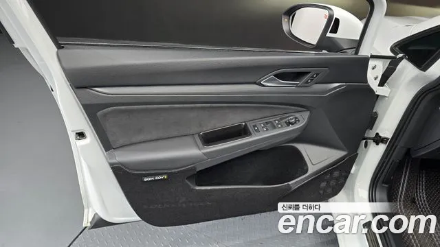 Volkswagen Golf Sportsvan 2024 thumb 4