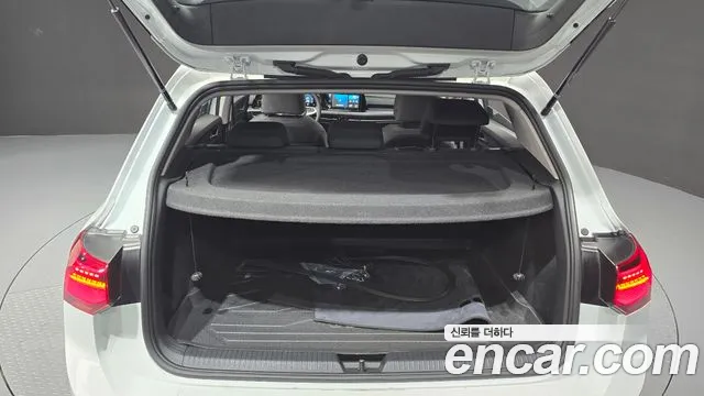 Volkswagen Golf Sportsvan 2024 thumb 2