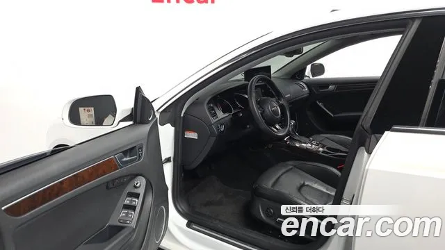 Audi A5 2013 thumb 2