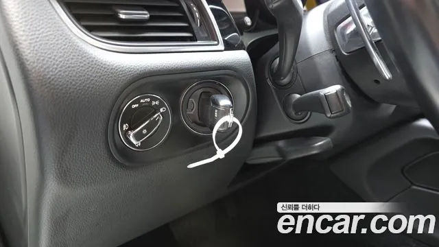 Porsche Macan 2016 thumb 5