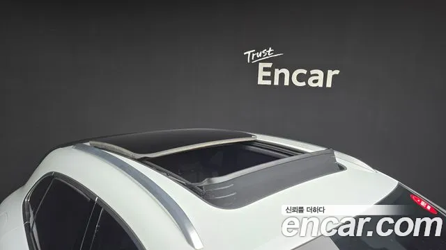 Porsche Macan 2016 thumb 10