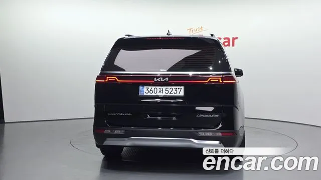 Kia Carnival 2021 thumb 5