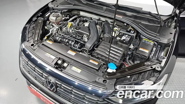 Volkswagen Jetta 2024 thumb 9