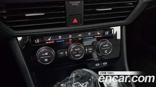 Volkswagen Jetta 2024 thumb 4