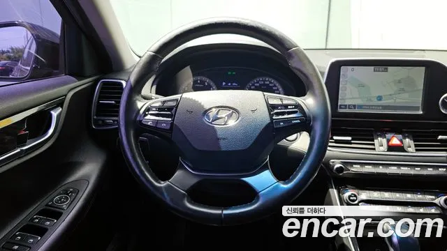 Hyundai Grandeur 2017 thumb 3