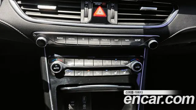 Hyundai Grandeur 2017 thumb 12