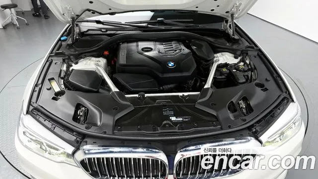 BMW 5 серии 2020 thumb 9