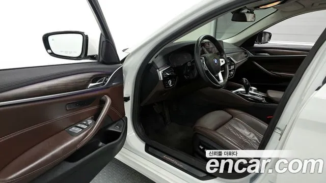 BMW 5 серии 2020 thumb 5