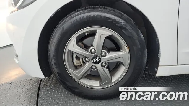 Hyundai Avante 2016 thumb 7