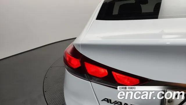 Hyundai Avante 2016 thumb 8