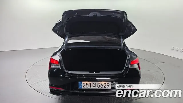 Hyundai Elantra 2022 thumb 9