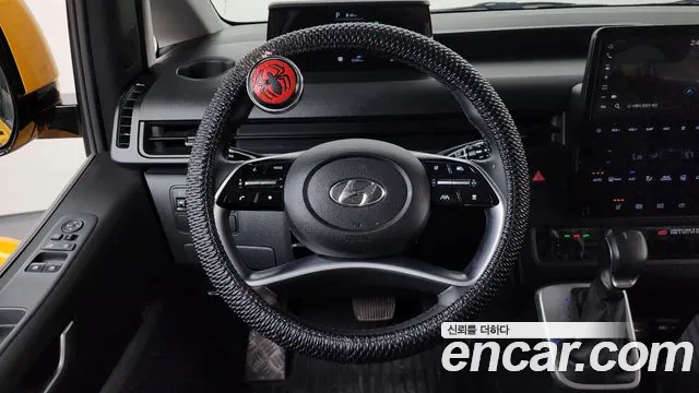 Hyundai Staria 2023 thumb 5