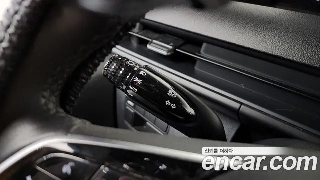 Hyundai Staria 2023 thumb 2