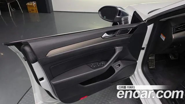 Volkswagen Arteon 2019 thumb 12