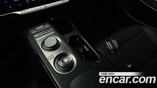 Genesis GV70 2021 thumb 2