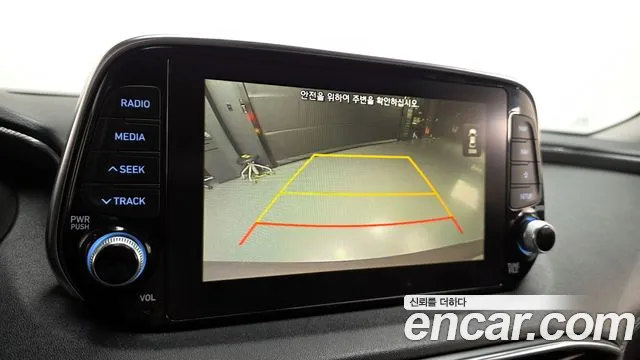 Hyundai Santa Fe 2018 thumb 8