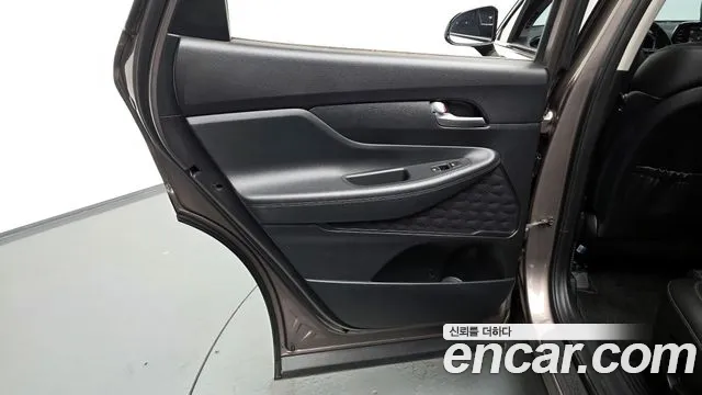 Hyundai Santa Fe 2018 thumb 3
