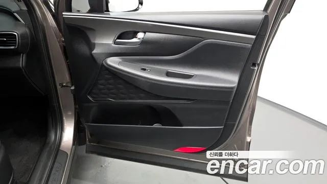 Hyundai Santa Fe 2018 thumb 4