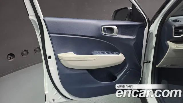 Hyundai Venue 2022 thumb 2