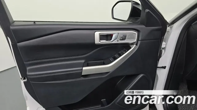 Ford Explorer 2020 thumb 12