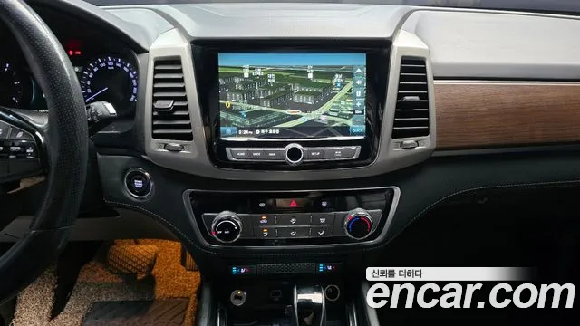 KGM Rexton 2018 thumb 11