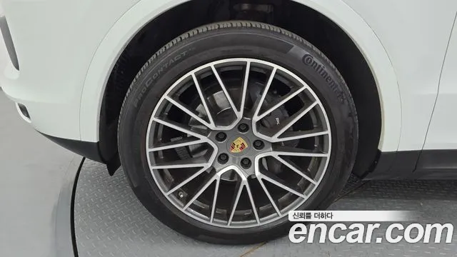 Porsche Cayenne 2023 thumb 8