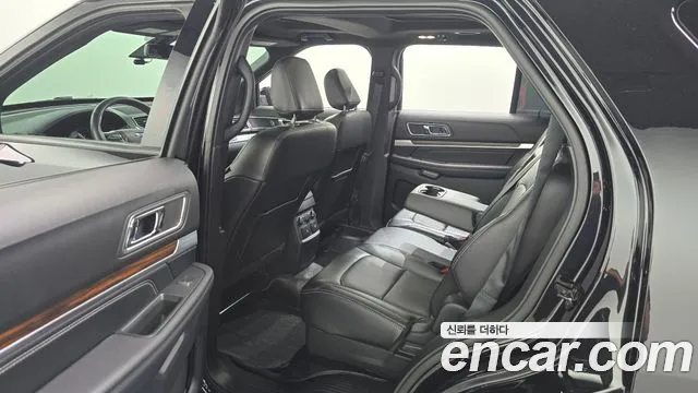 Ford Explorer 2019 thumb 10