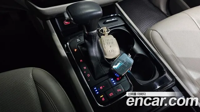 Kia Carnival 2017 thumb 2