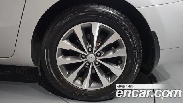 Kia Carnival 2017 thumb 6