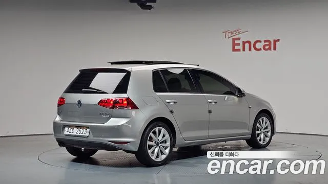 Volkswagen Golf Sportsvan 2014 thumb 4