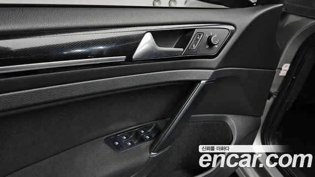 Volkswagen Golf Sportsvan 2014 thumb 2