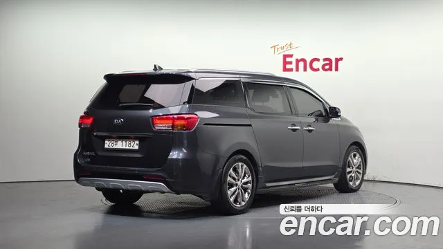 Kia Carnival 2017 thumb 9