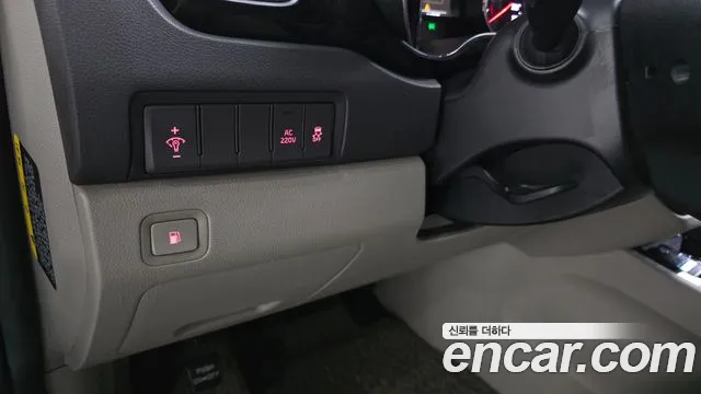 Kia Carnival 2017 thumb 3