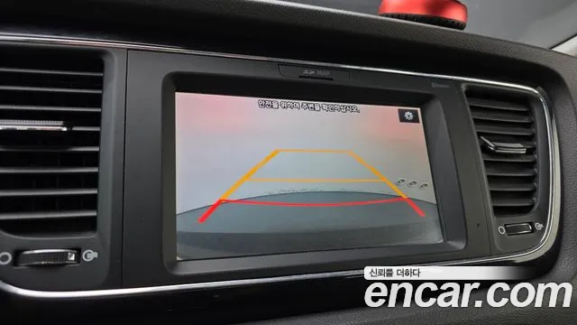 Kia Carnival 2017 thumb 11