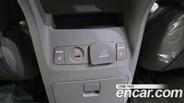 Kia Carnival 2017 thumb 4