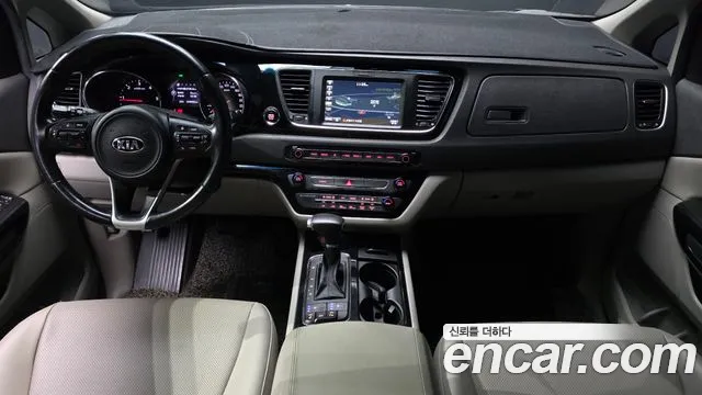 Kia Carnival 2017 thumb 5