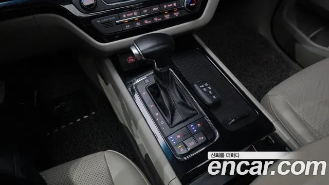 Kia Carnival 2017 thumb 3