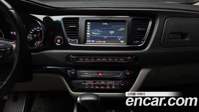 Kia Carnival 2017 thumb 4