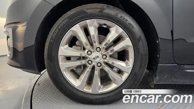 Kia Carnival 2018 thumb 7