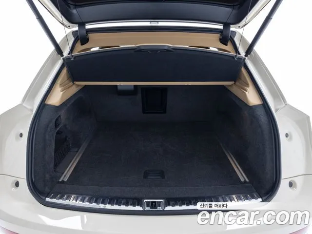 Bentley Bentayga 2025 thumb 10