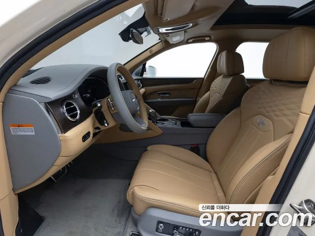 Bentley Bentayga 2025 thumb 12