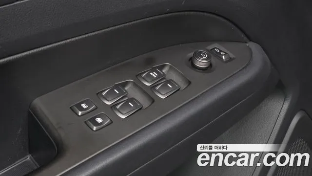 KGM Rexton 2019 thumb 12