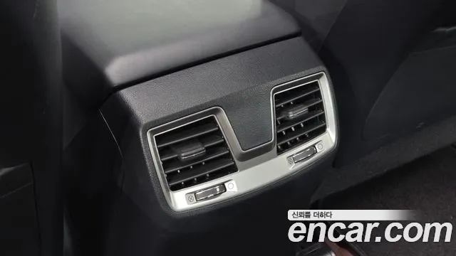 KGM Rexton 2019 thumb 2