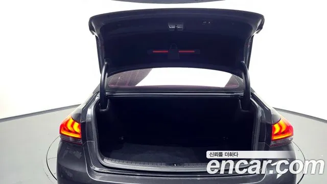 Genesis G80 2016 thumb 11