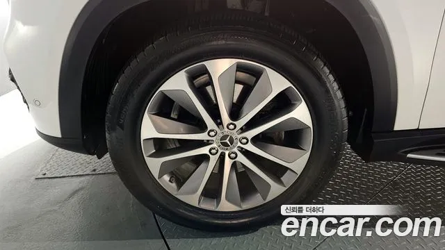 Mercedes-Benz E-Класс 2022 thumb 10