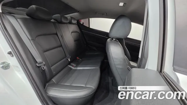 Hyundai AD 2016 thumb 8