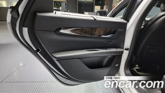 Cadillac CT6 2017 thumb 11