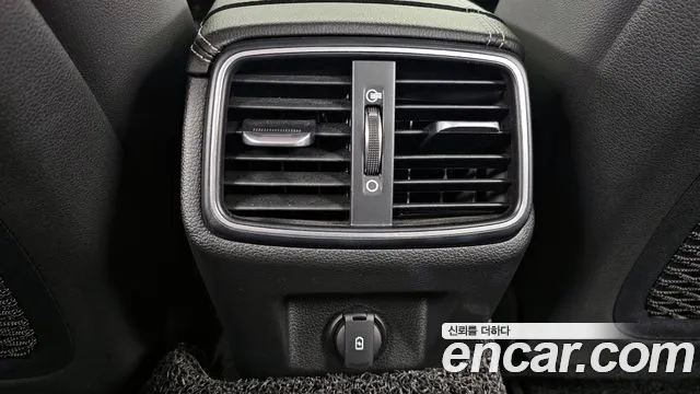 Genesis G70 2021 thumb 4