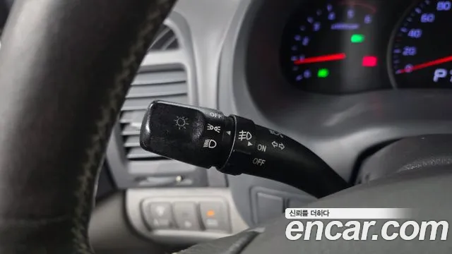 Kia Canival 2012 thumb 10