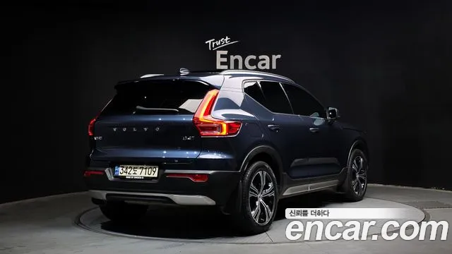 Volvo XC40 2022 thumb 3